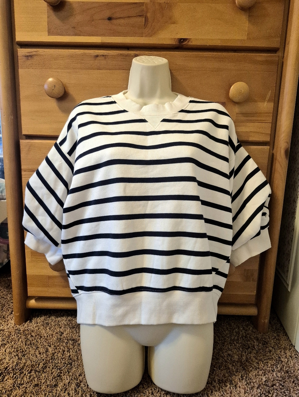 New Puff Sleeve Express Fleece-Lined Striped Pullover - White & Black Size M